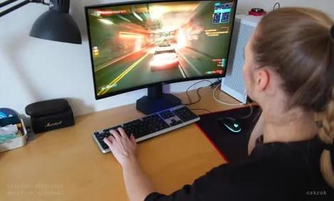 Я трахнул девушку-стримера во время игровой сессии