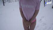 Сексуальную милочку в розовых трусиках выгнали в лес! Но она была спасена и получила удовольствие в попку! 