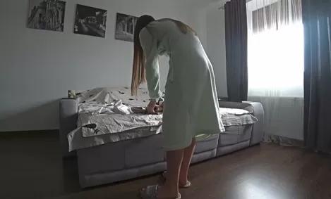 Измена в отношениях. Друг трахает мою жену у меня дома на диване. Реальный