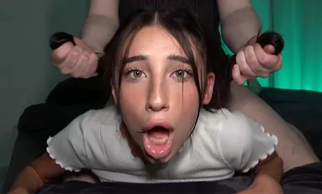 TIKTOK СДЕЛАЛ ЕЕ ЗНАМЕНИТОЙ - Влиятельная Шлюха Получает Удар в спину - Сочная Элисон