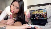 Сексуальная сводная сестра мешает играть и заставляет кончать в FORTNITE | Новый ролик копирайта 