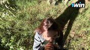 Встретил сводную сестру в парке, а она начала делать мне минет на людях - cxlila 