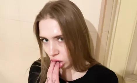 Быстрый трах в спортзале