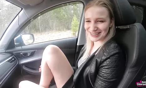 Влюблённая парочка обожает трахаеться в необычных местах на видео