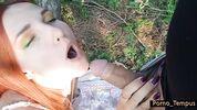 Трахает в лесу рыжую русскую незнакомку 