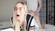 Школьницы на перемене в учебе: Вылизали киску и трахнули! 
