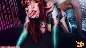 Останься в строю: MollyRedWolf удваивает урон 